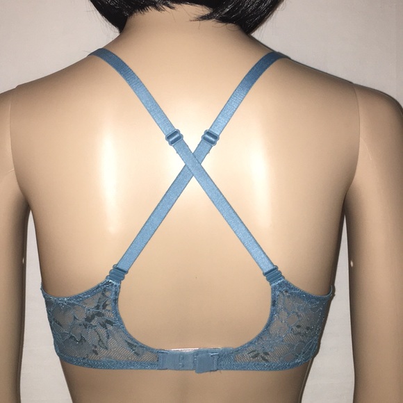 New Victoria's Secret Very Sexy Unlined Plunge Bra - Picture 4 of 7